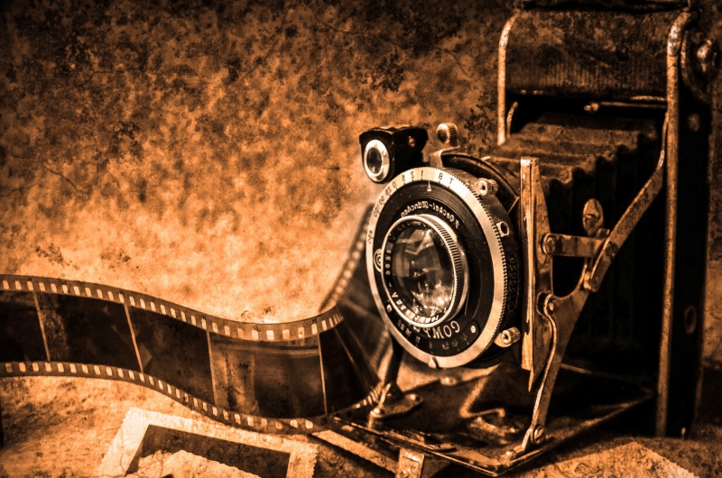 photographe-EVENOS-min_light-wood-night-camera-photography-vintage-1245236-pxhere.com